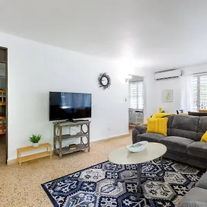 Huge Porch House In Rainforest 15 Min From Holiday home